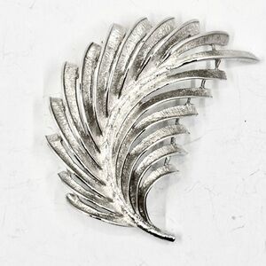 Vintage Monet Silver Tone Feather Leaf Brooch 2.5”X 2.5”